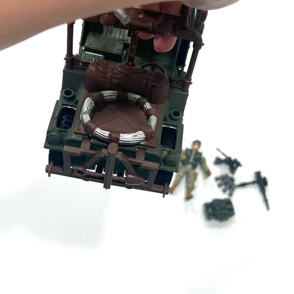 Chap Mei 2008 US ARMY military vehicle action figures and accessories 4” scale - Picture 10 of 15